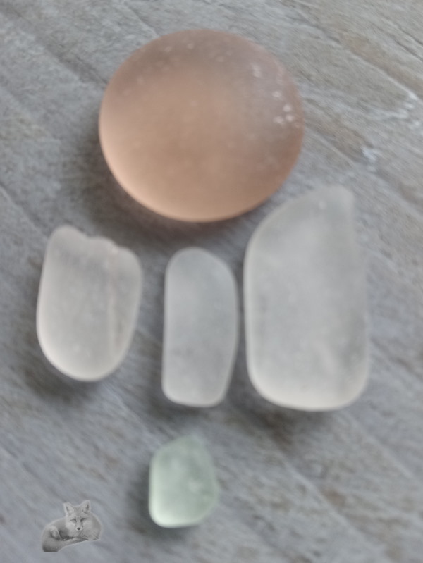 seaglass-mermaid-seaglass-pieces600x800.jpg