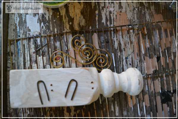 How to attach the wings to the Spindle Angel